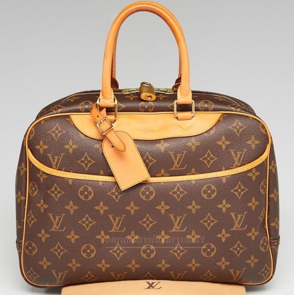 ❤SOLD❤AUTHENTIC LOUIS VUITTON DEAUVILLE